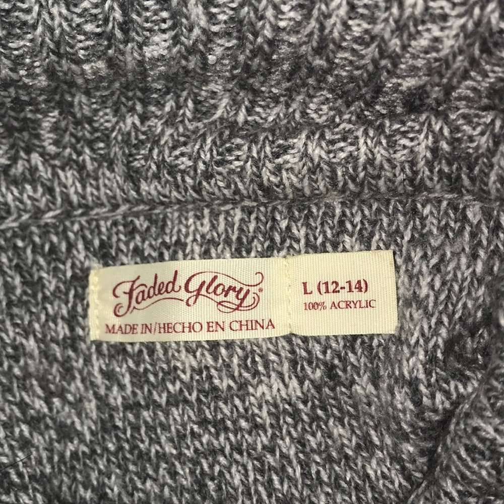 Gray sweater - Picture 4 of 4